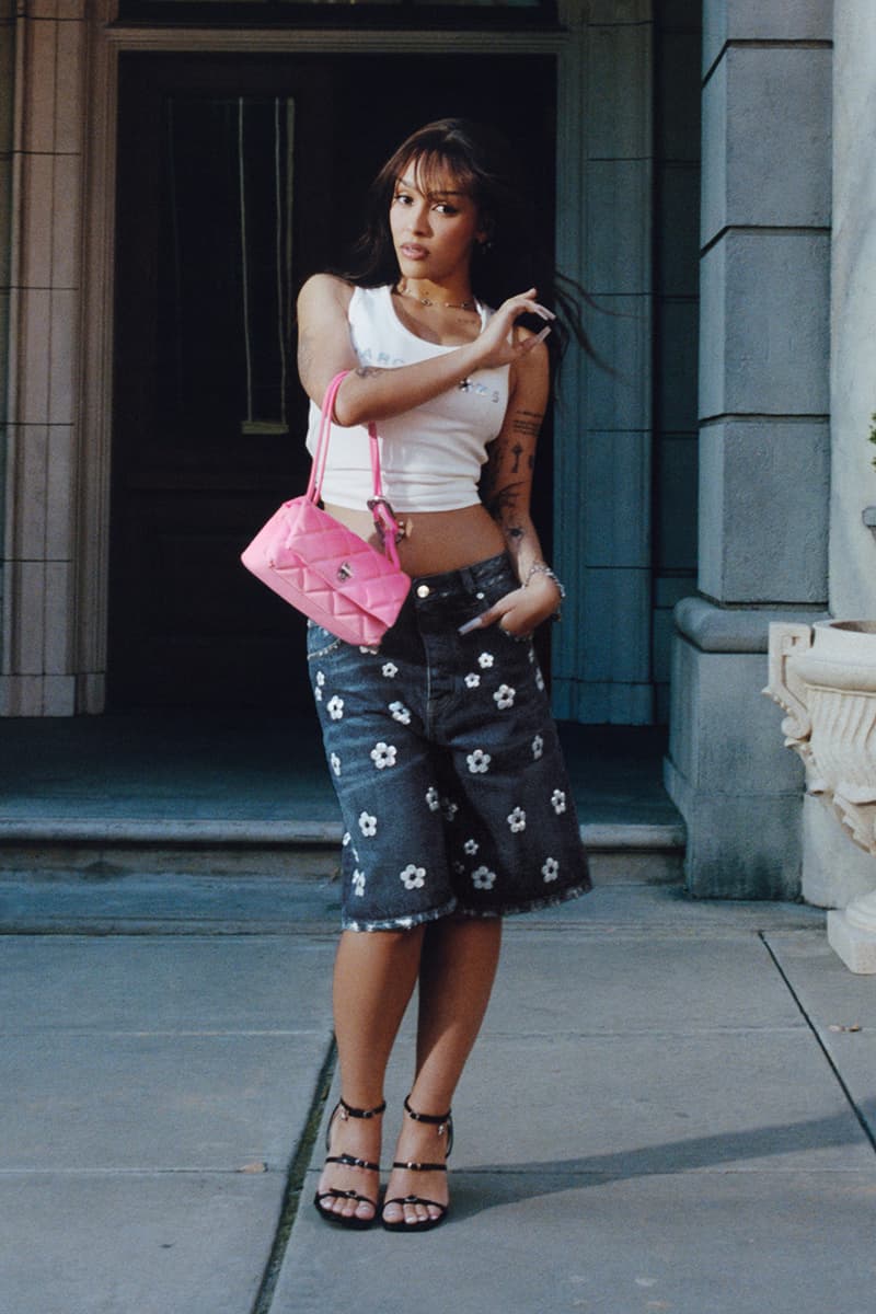Marc Jacobs, Doja Cat, Pre-Fall 2025 Campaign, Dual Bag, Collection, Tops, Shoulder Bags, Baby Blue, Pink, Tank Top, White, Jeans, Sack Bag, Baby Tee