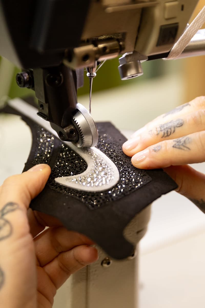 swarovski nike air jordan 1 retro og diamantes crystals sneakers