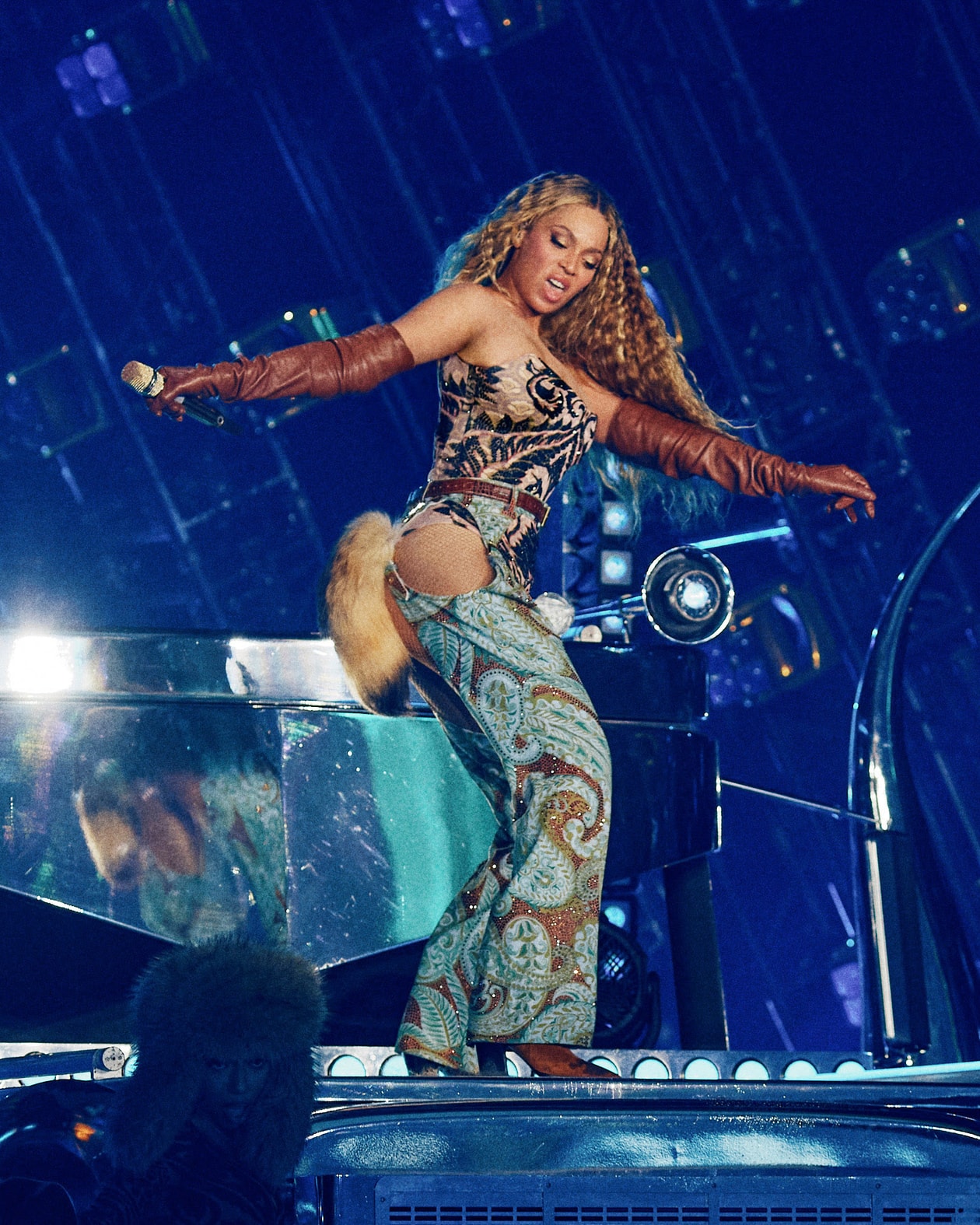 beyonce cowboy carter tour outfits looks thigh high boots fur coats swarovski jersey