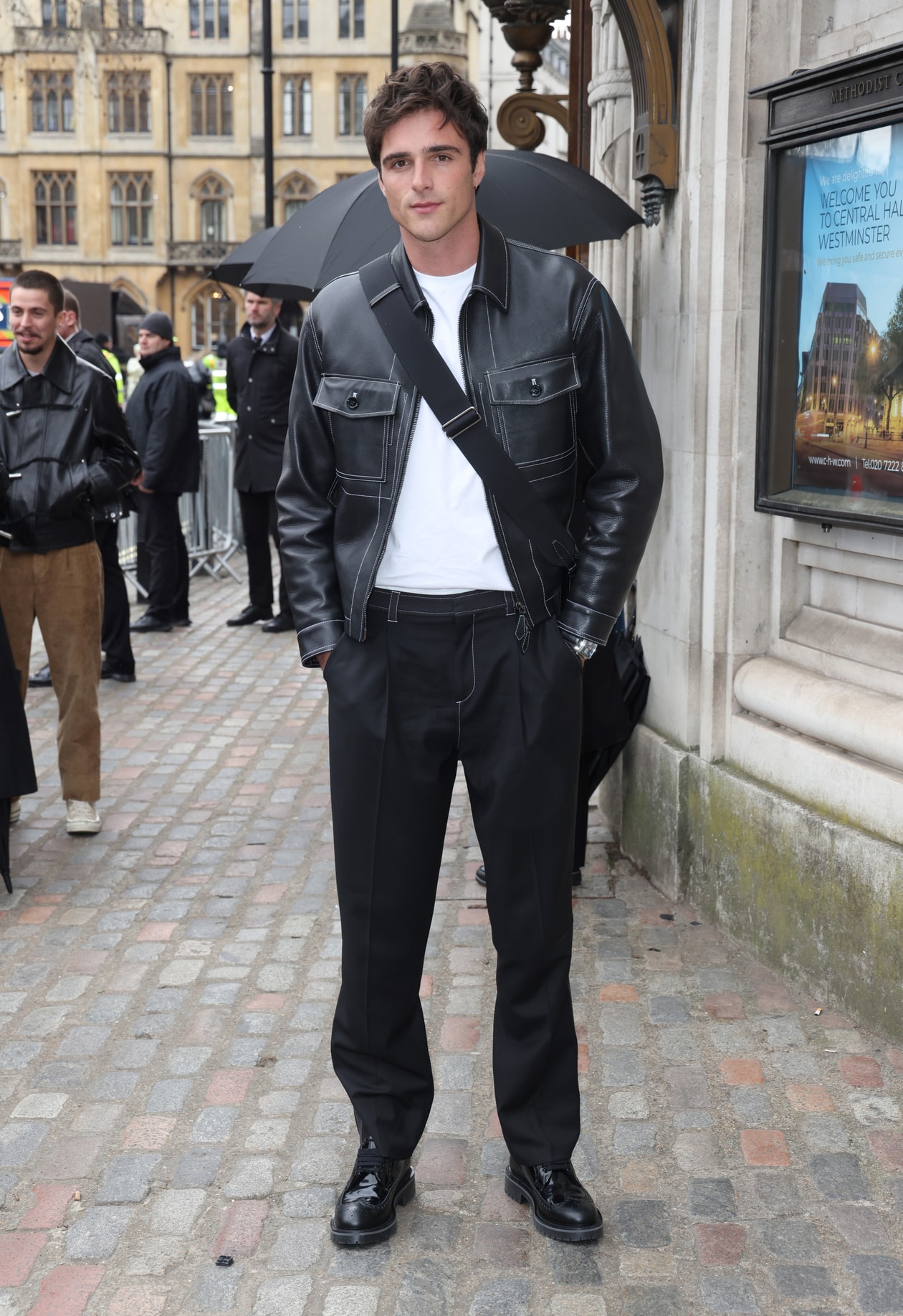 jacob elordi, actor, street style, paparazzi, bottega veneta bags, suits, red carpet premieres