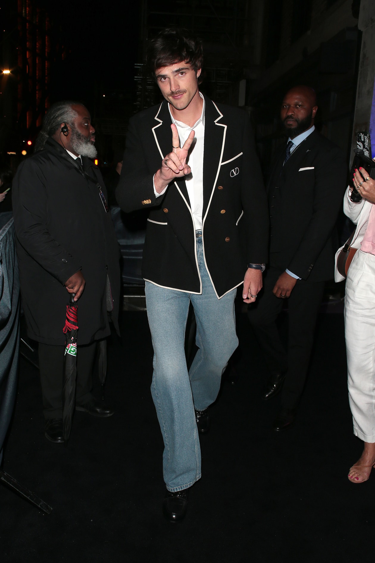 jacob elordi, actor, street style, paparazzi, bottega veneta bags, suits, red carpet premieres
