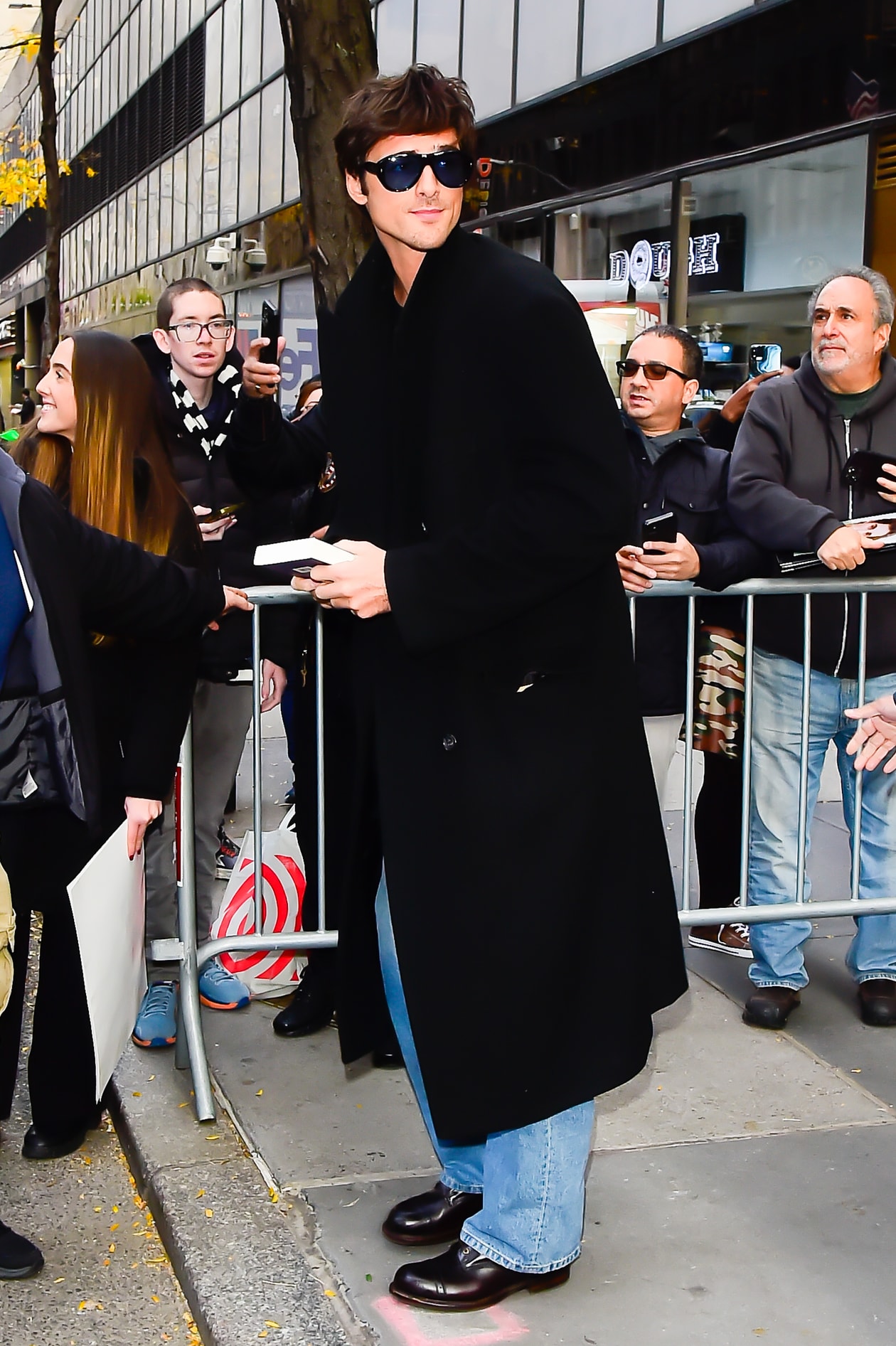 jacob elordi, actor, street style, paparazzi, bottega veneta bags, suits, red carpet premieres