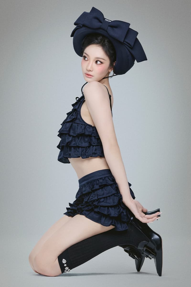 shushu tong, aespa, kpop girl, ningning, floral, travel pillow, suitcase, pyjama, nightie, girl