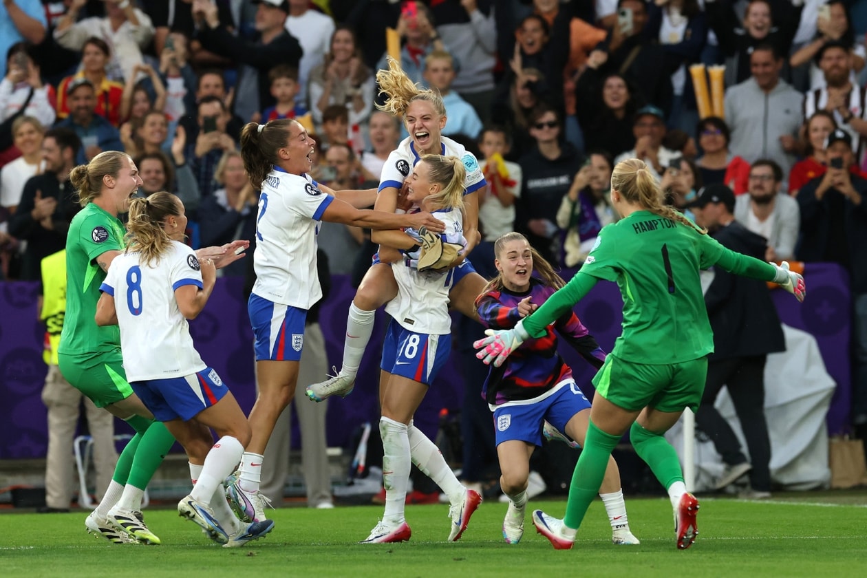 Chloe Kelly, Football, Women's Euros