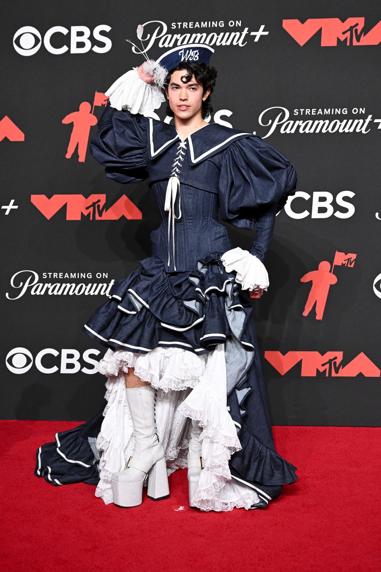 2025 MTV VMAs 紅毯精選造型，Katseye、Sabrina Carpenter、Doja Cat、Tyla、Lady Gaga、Valentino、Chanel、Fendi、Ralph Lauren