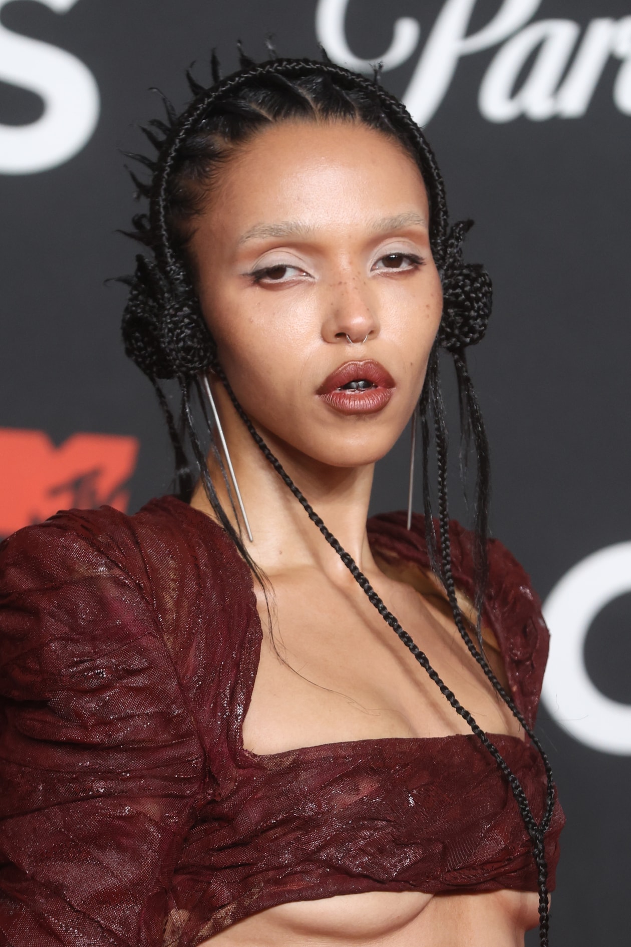 Sabrina Carpenter, Ariana Grande, 2025 MTV VMAS, Makeup, Hair, Nails, Ice Spice, Tyla, Lady Gaga, Doja Cat, Zara Larsson, Olandria Carthen, KATSEYE, Daniela Avanzini, FKA Twigs