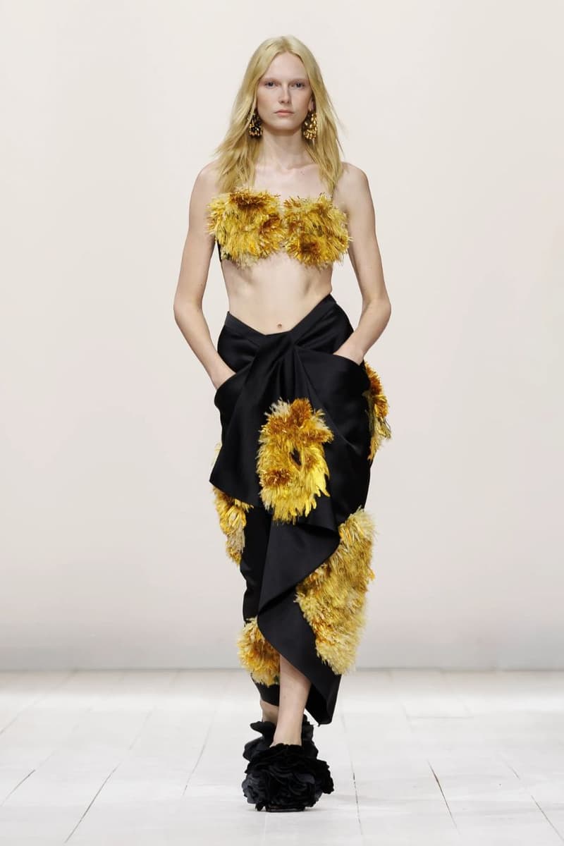 Givenchy, Sarah Burton, Givenchy SS26, Bra, Body, Alex Consani, Kaia Gerber