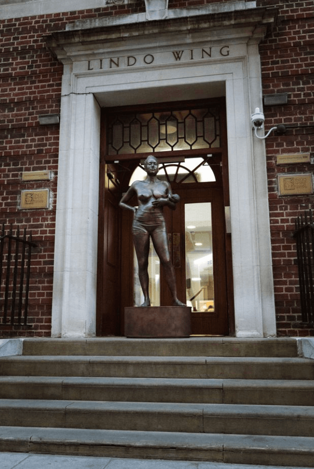 'Mother Vérité', 'Mother Vérité' Statue, Postpartum Statue London, Frida