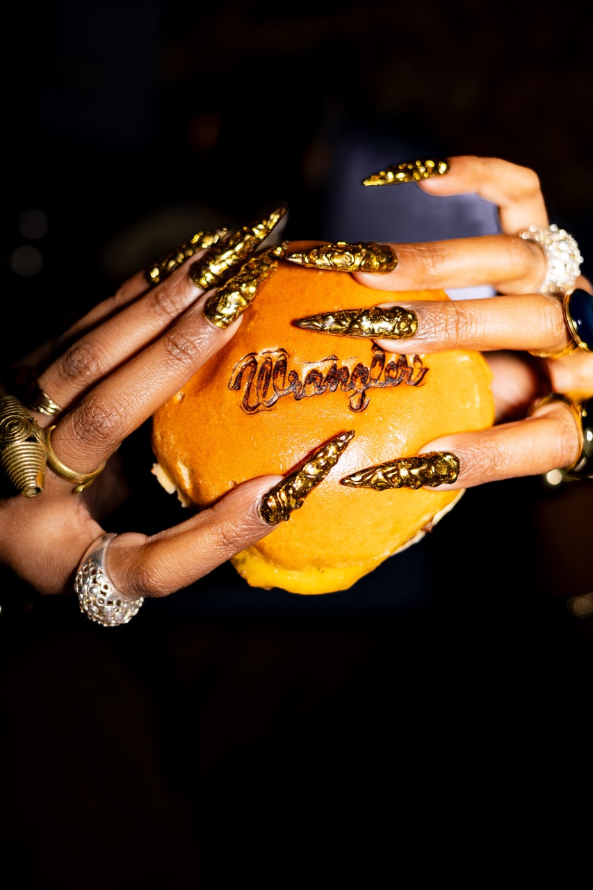 Wrangler hypebae paris fashion week events bae-bae-q western uniform collection range denim cowboy cut jeans la table vert 