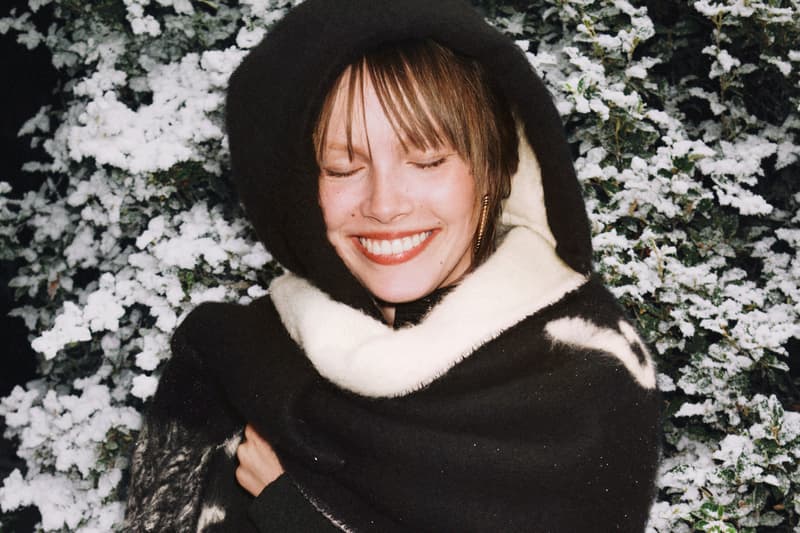 burberry, naomi campbell, dogs, rosie huntington whiteley, christmas tree, 