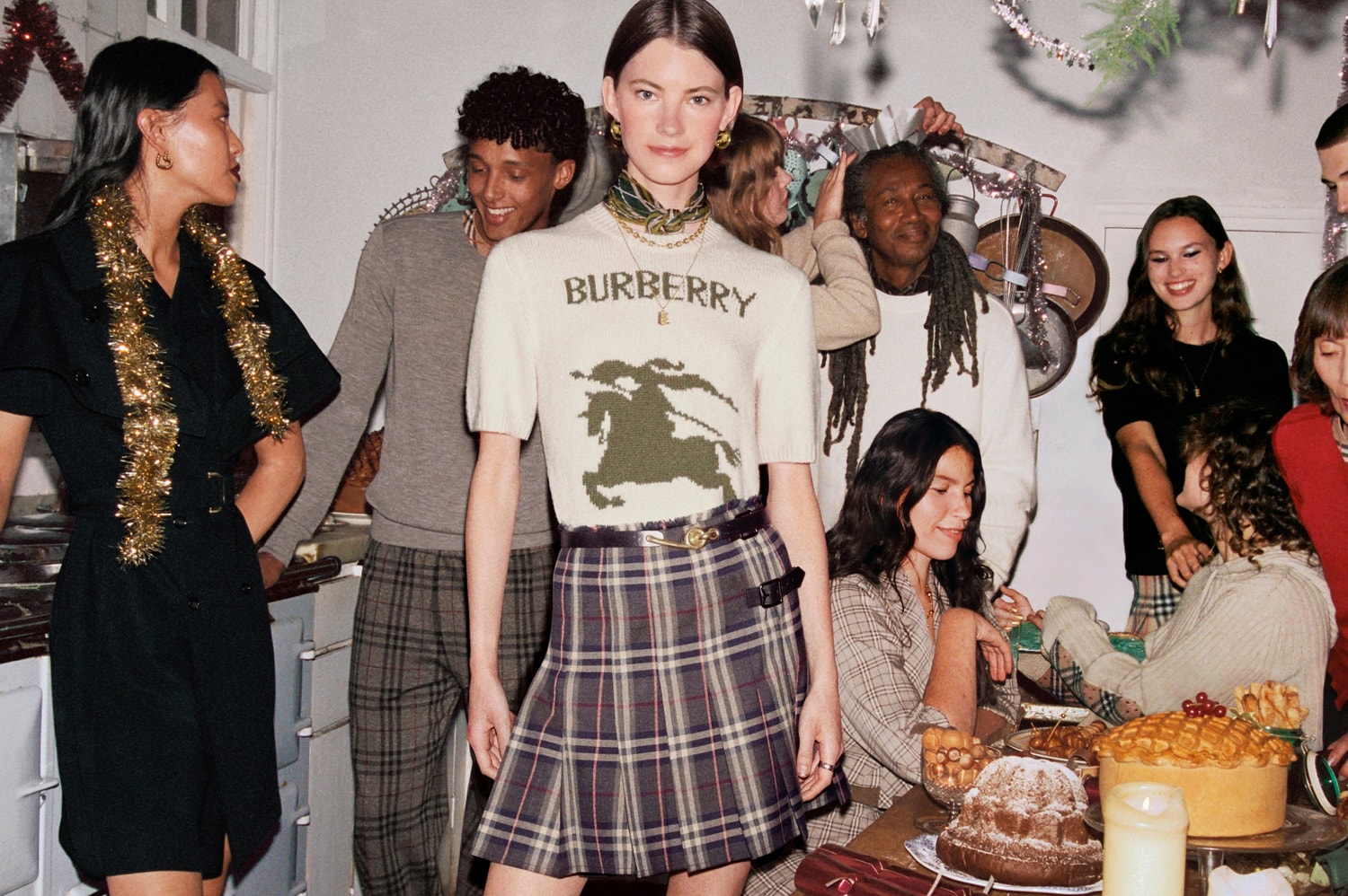 burberry, naomi campbell, dogs, rosie huntington whiteley, christmas tree, 