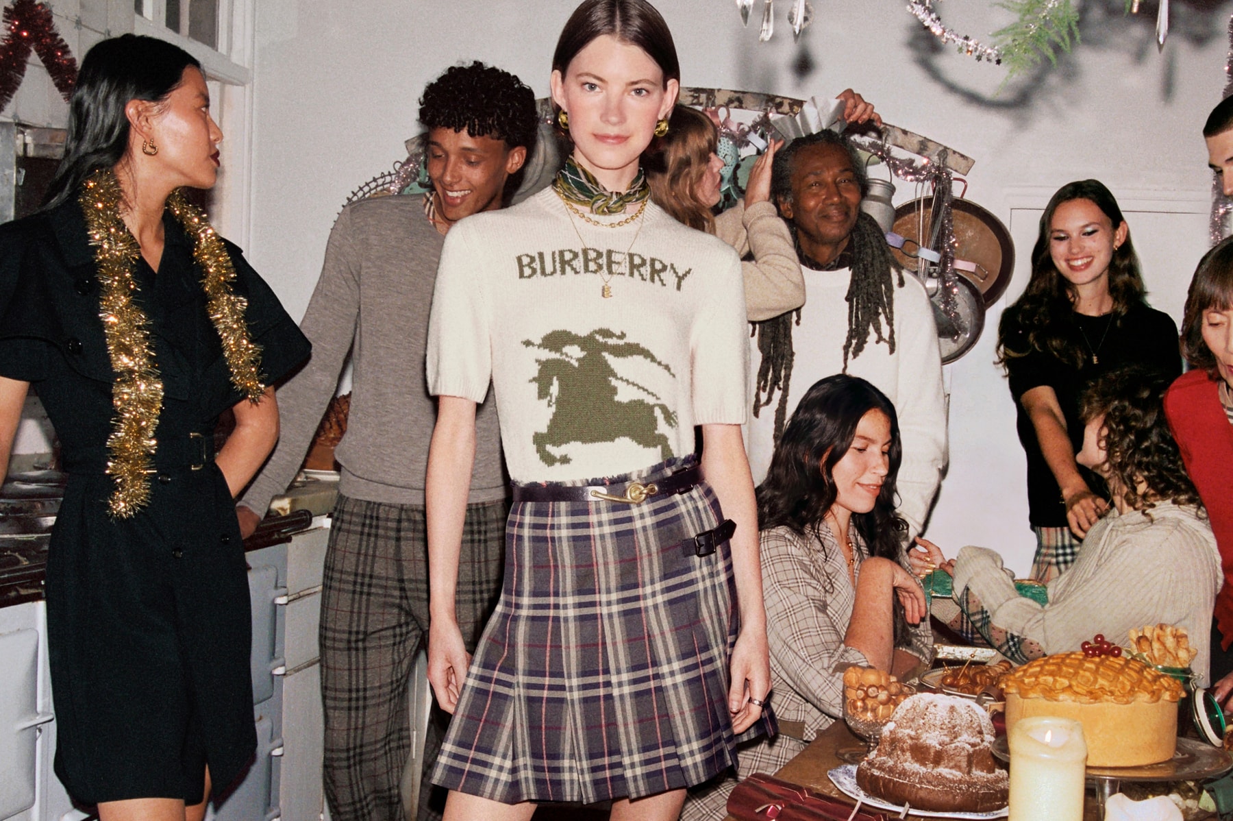 burberry, naomi campbell, dogs, rosie huntington whiteley, christmas tree, 