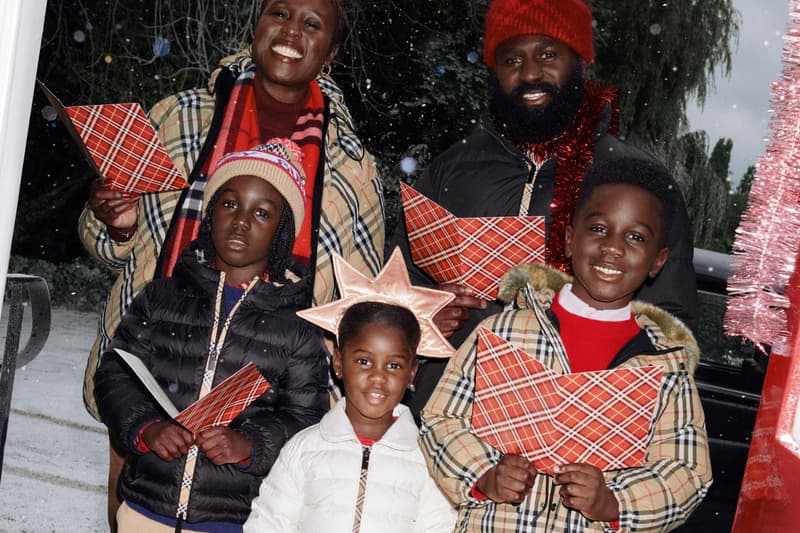 burberry, naomi campbell, dogs, rosie huntington whiteley, christmas tree, 