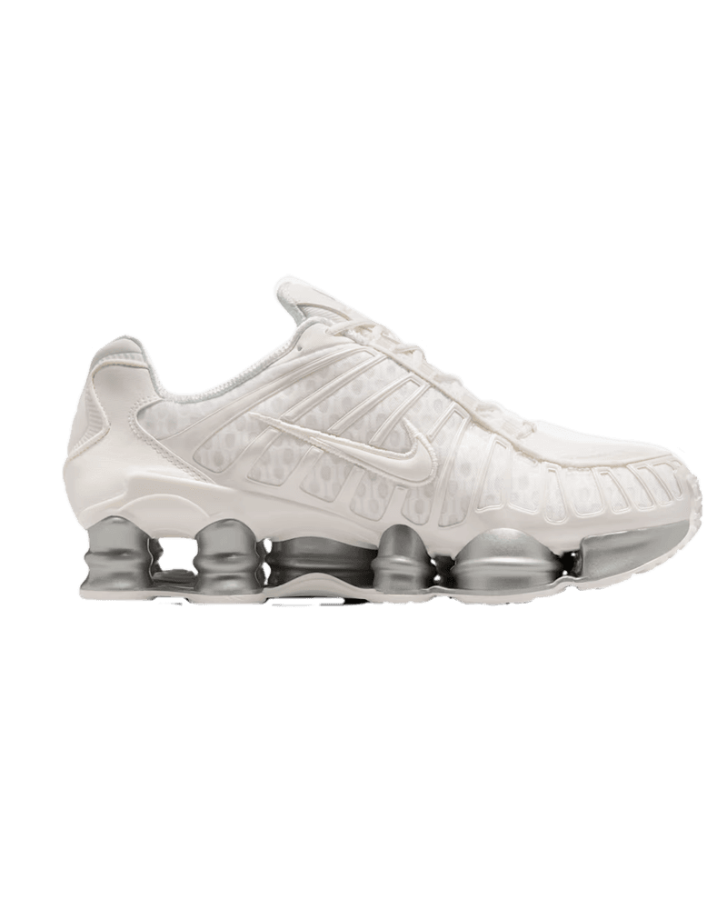 LYST Index, Havaianas รองเท้าแตะ, COS สเวตเตอร์, Nike สนีกเกอร์, Skims Nipple Bra