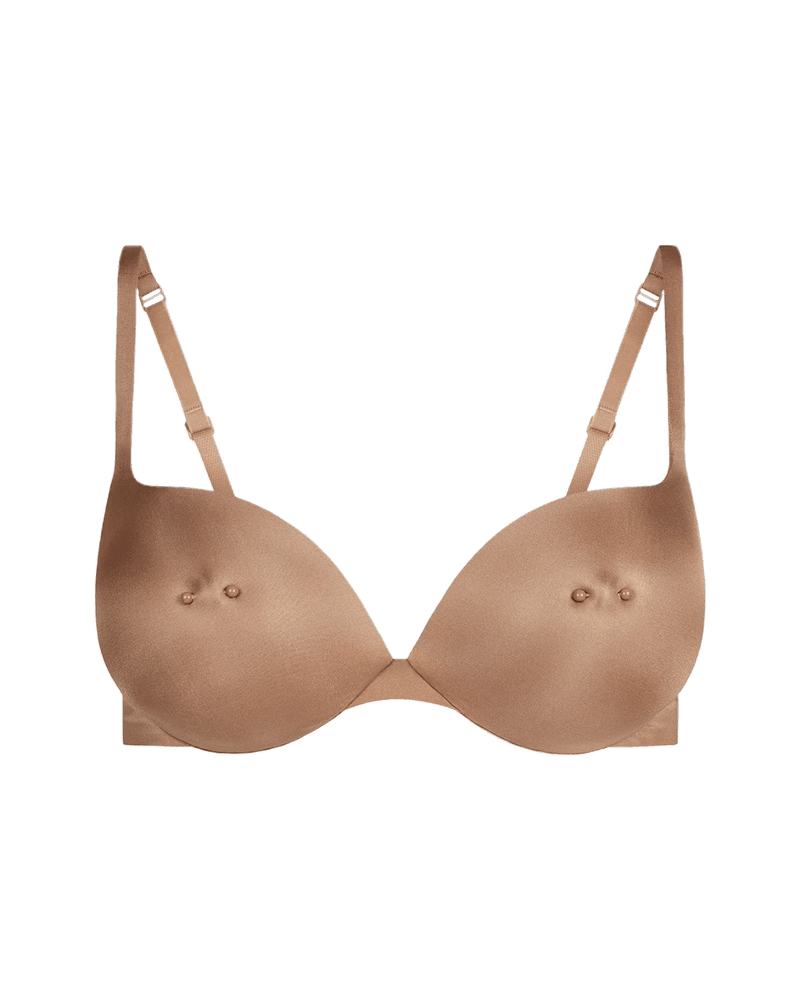 LYST Index, Havaianas รองเท้าแตะ, COS สเวตเตอร์, Nike สนีกเกอร์, Skims Nipple Bra