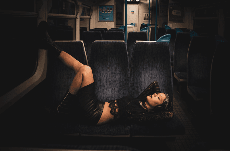 Tara Lily นักดนตรี คอนเสิร์ต ไลฟ์มิวสิก ศิลปิน King Krule ภาพถ่าย