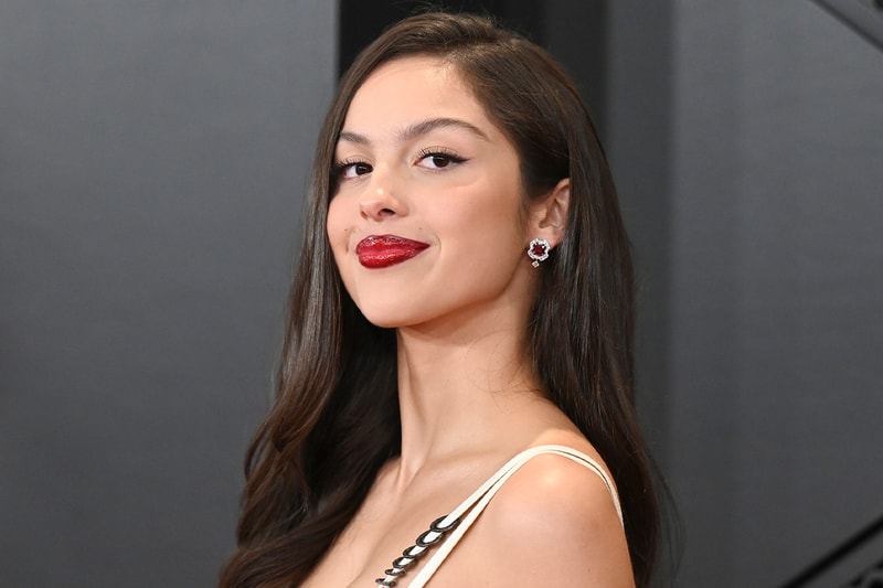 Olivia Rodrigo, Red Lips, Red Lipstick, Celebrity Makeup Artist, Holiday Makeup, TikTok, Trends