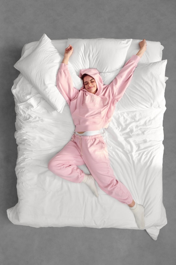 Gap, Summer Fridays, pajamas, loungewear, campaigns, fashion, barbie ferreira, bed, models