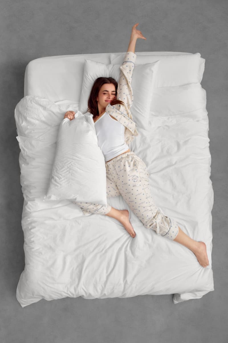 Gap, Summer Fridays, pajamas, loungewear, campaigns, fashion, barbie ferreira, bed, models