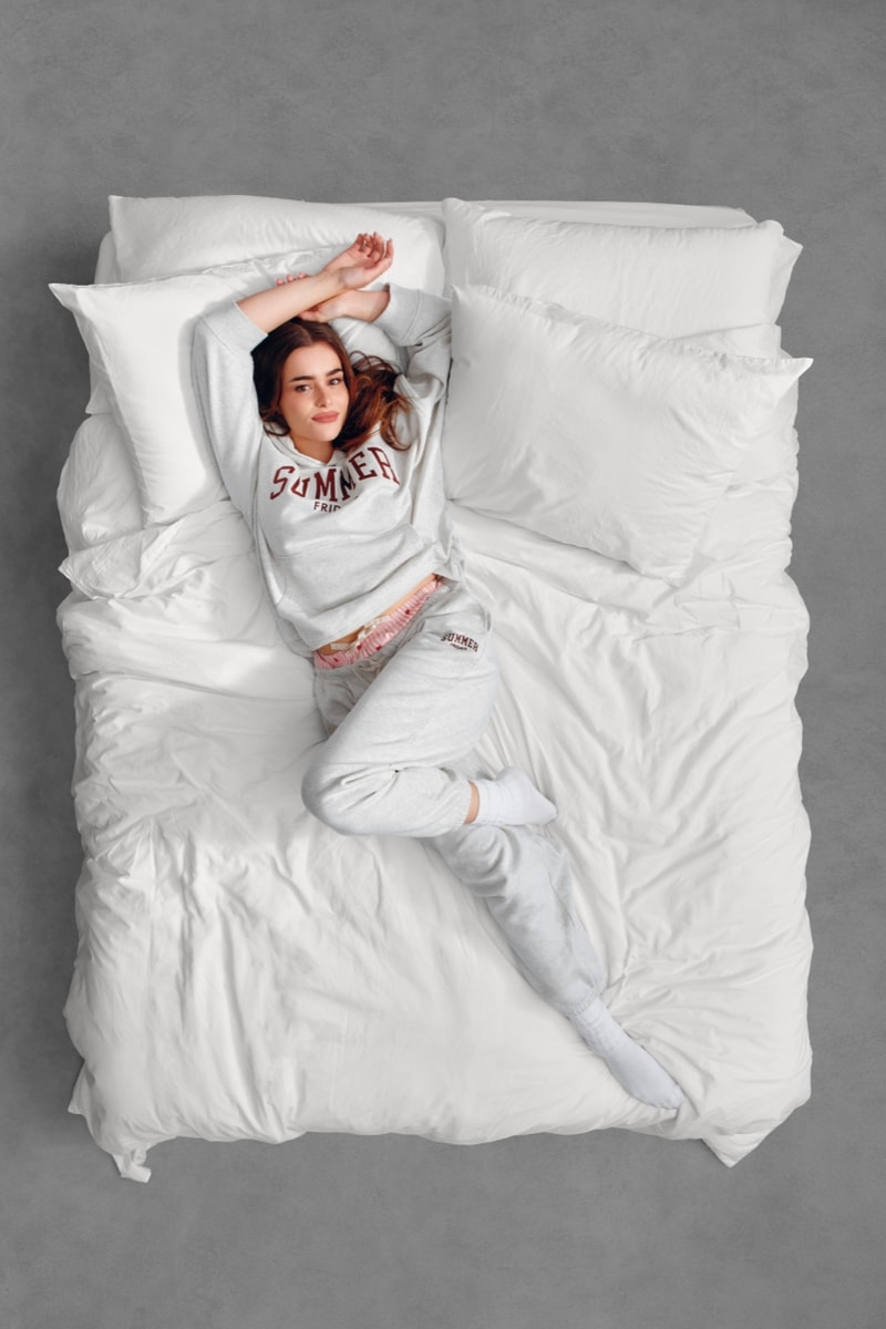 Gap, Summer Fridays, pajamas, loungewear, campaigns, fashion, barbie ferreira, bed, models