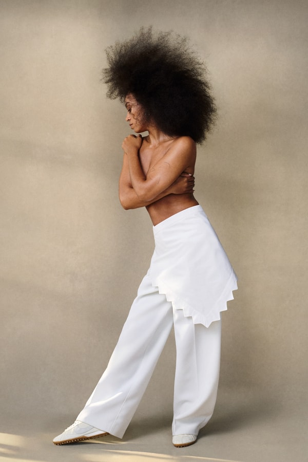 solange, woman, body, jacquemus, nike, moon shoe sneaker, pastel satin pink, chocolate brown