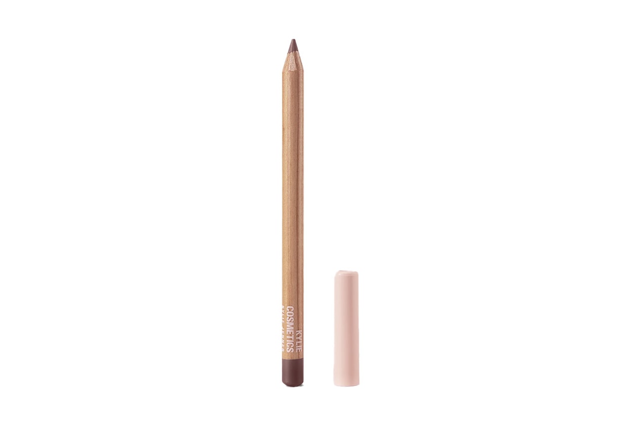 Gabbriette, Cool Toned, 90s Lips, Angelina Jolie, MAC Cosmetics, Make Up For Ever, Cool Lip Products, Makeup, Lips
