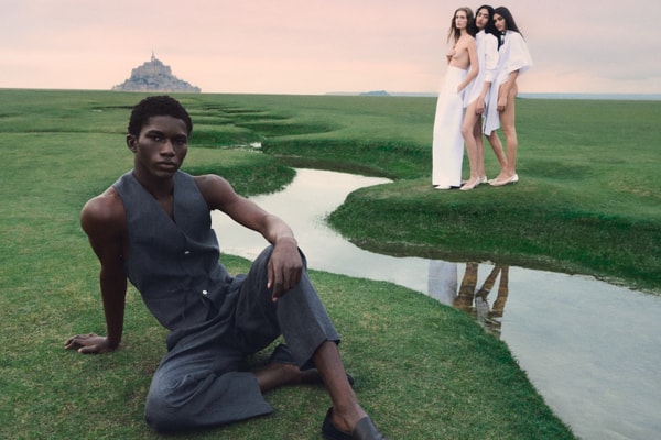 jacquemus, woman, bag, field, grass, model, sitting on a chair