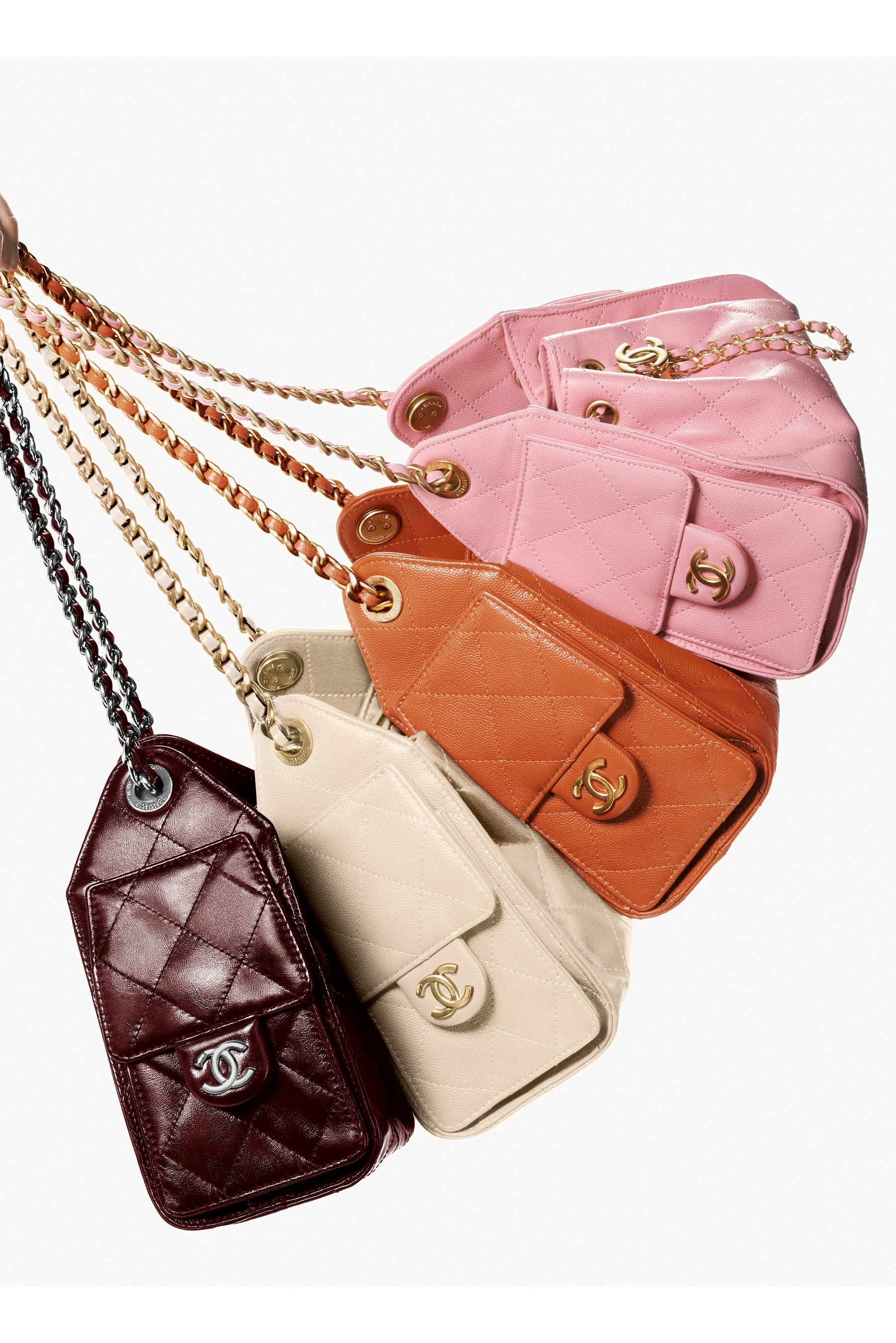 chanel, margot robbie, bag, city shoot, model