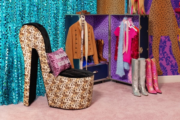 Hannah Montana, Malibu Beach House, airbnb, vacation, disney, miley Cyrus, bookings, travel
