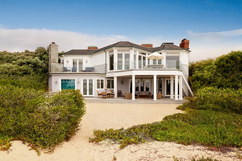 Hannah Montana, Malibu Beach House, airbnb, vacation, disney, miley Cyrus, bookings, travel