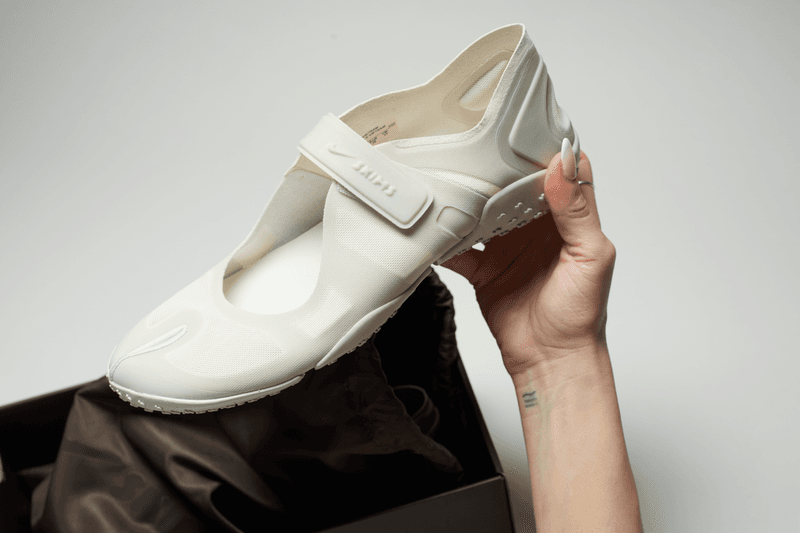 unbox unboxing haul nikeskims rift mesh air split toe silhouette shoes nike kim kardashian velvet brown bone black colorways air rift satin hypebae 