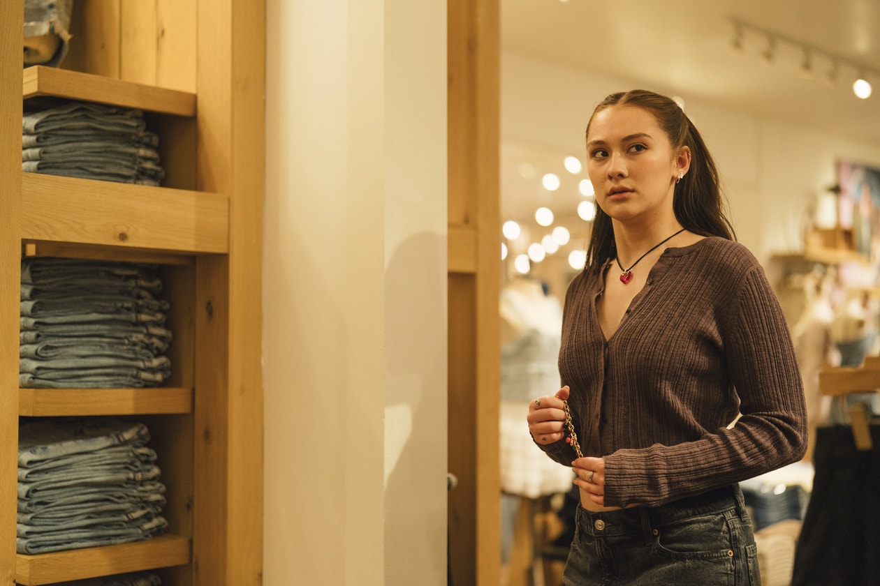 Lola Tung, Lili Reinhart, Victoria Pedretti, Alexandra Shipp, Forbidden Fruits, Makeup, Interview, Joan Chell, Makeup Artist, Heated Rivalry