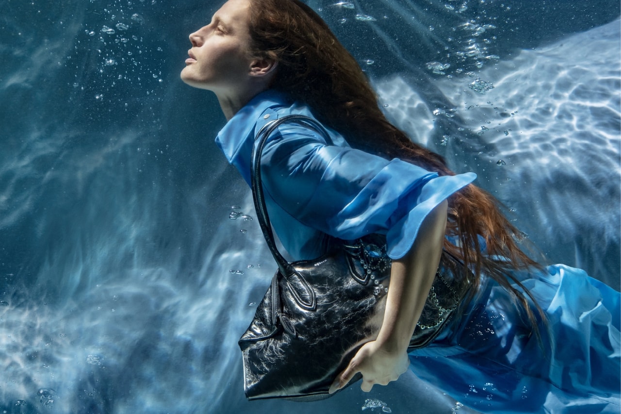 McQueen, campaigns, fashion, bags, hangbags, manta bag, accessories, photography, models, tim walker