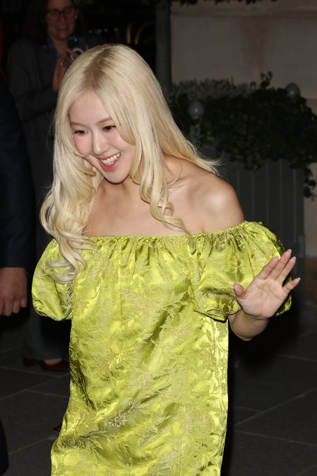 Rosé, BLACKPINK, Blonde, Hair, Bleached Hair, Rosé Blonde, Hairstylist Interview