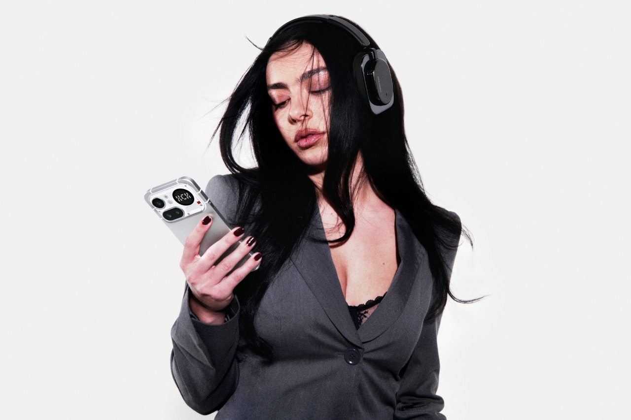 charli xcx, nothing, technology, headphones, campaigns, collaborations, aidan zamiri, photo shoot