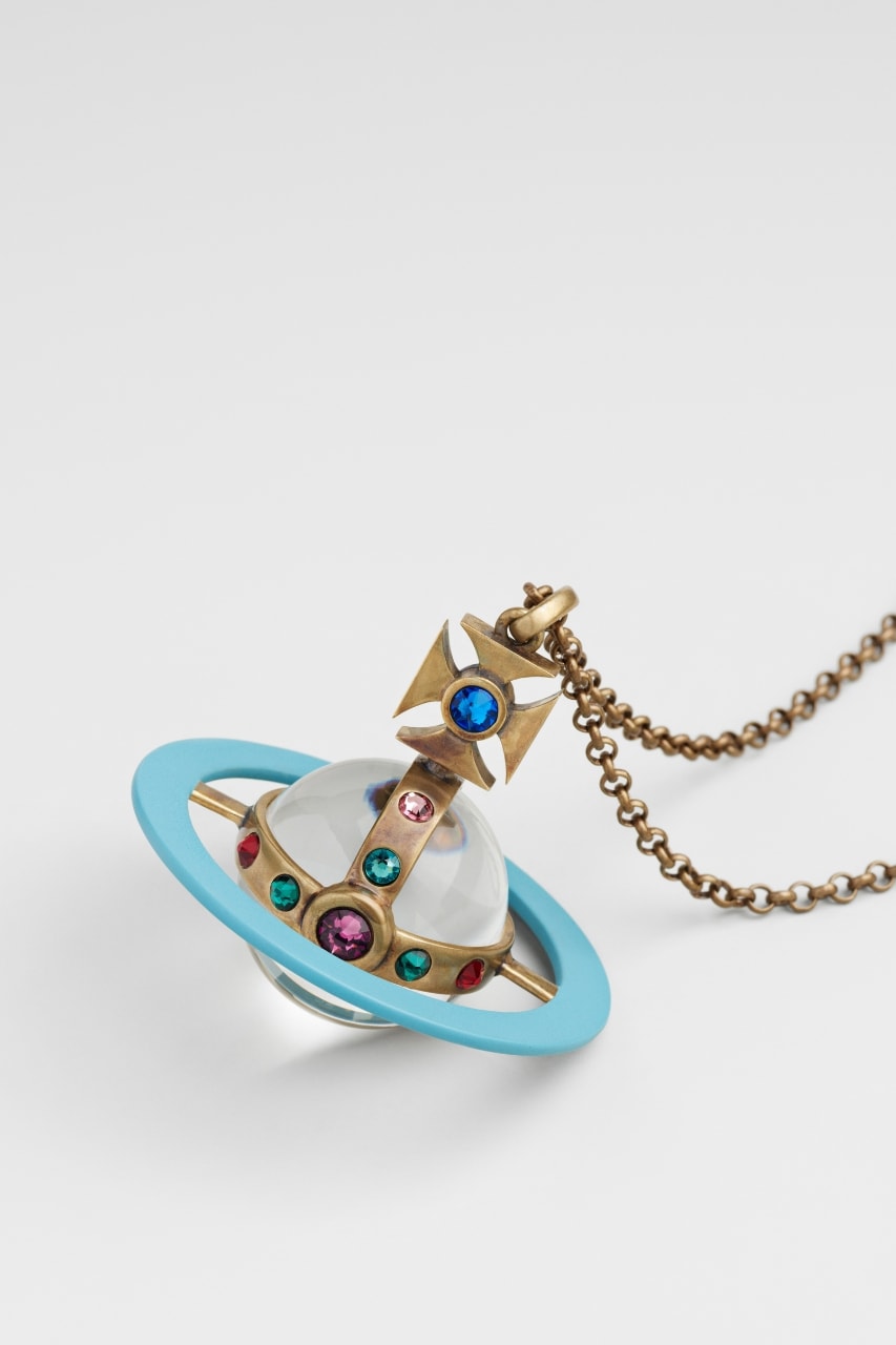 Vivienne Westwood, Jewelry, jewellery, V&A Dundee, exhibition, art, museum, gallery, orb, necklace