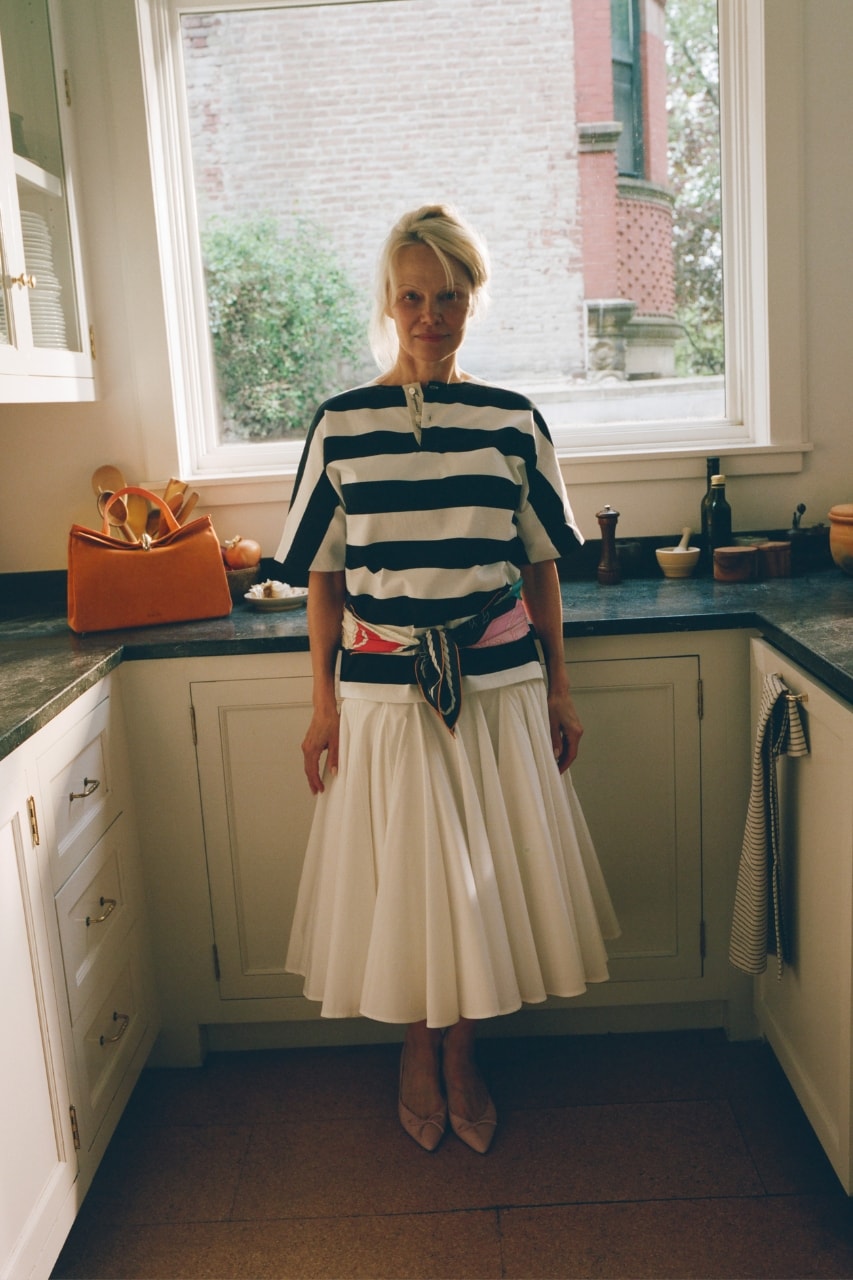 Jacquemus, campaigns, Pamela Anderson, family portrait, fashion, clothes, ss26