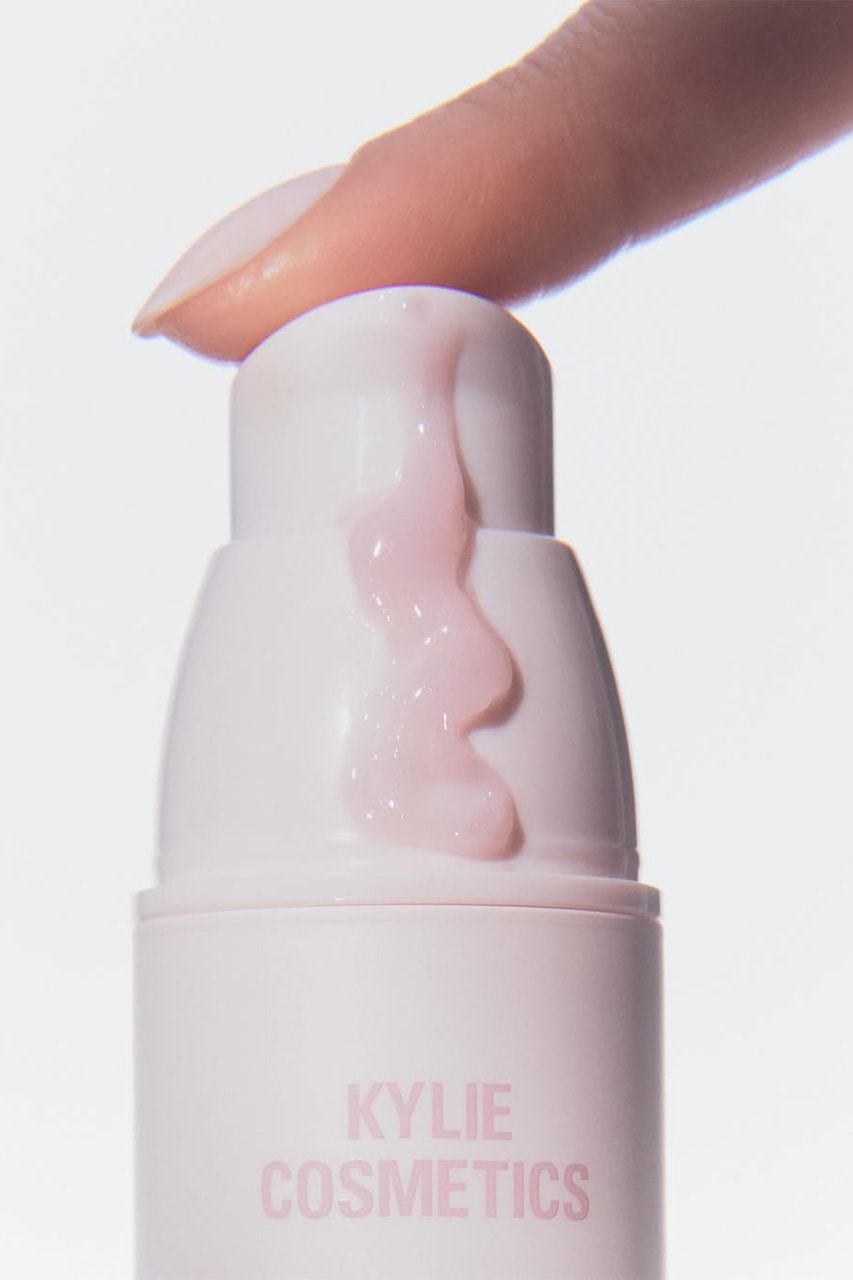 Kylie Jenner, Kylie Cosmetics, Natural Blur Brightening Powder, Supple Glaze Hydrating Primer, Makeup, Campaigns