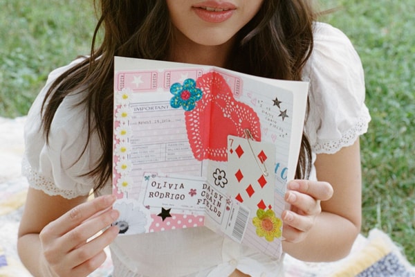 Olivia Rodrigo, Music Festivals, Daisy Chain Fields, Etsy, DIY, Festival Merch, Merch, Crafts, Collectibles, Albums, Music, Singers, Artists, Female Artists, Women's Rights, Charities, Doechii, KATSEYE, Mitski, Stevie Knicks, Chappell Roan, Santigold, Rachel Chinouriri, Karen O