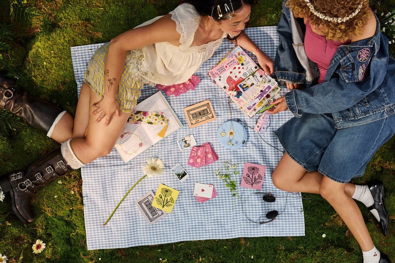 Olivia Rodrigo, Music Festivals, Daisy Chain Fields, Etsy, DIY, Festival Merch, Merch, Crafts, Collectibles, Albums, Music, Singers, Artists, Female Artists, Women's Rights, Charities, Doechii, KATSEYE, Mitski, Stevie Knicks, Chappell Roan, Santigold, Rachel Chinouriri, Karen O