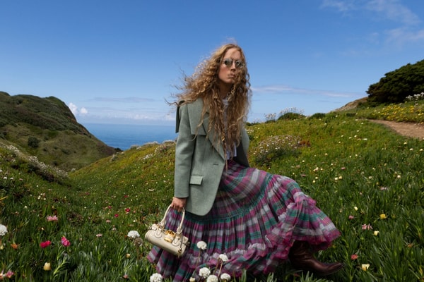 Chloé, fw26, campaigns, fall, clothes, fashion, nature, models, chemena kamali, dresses