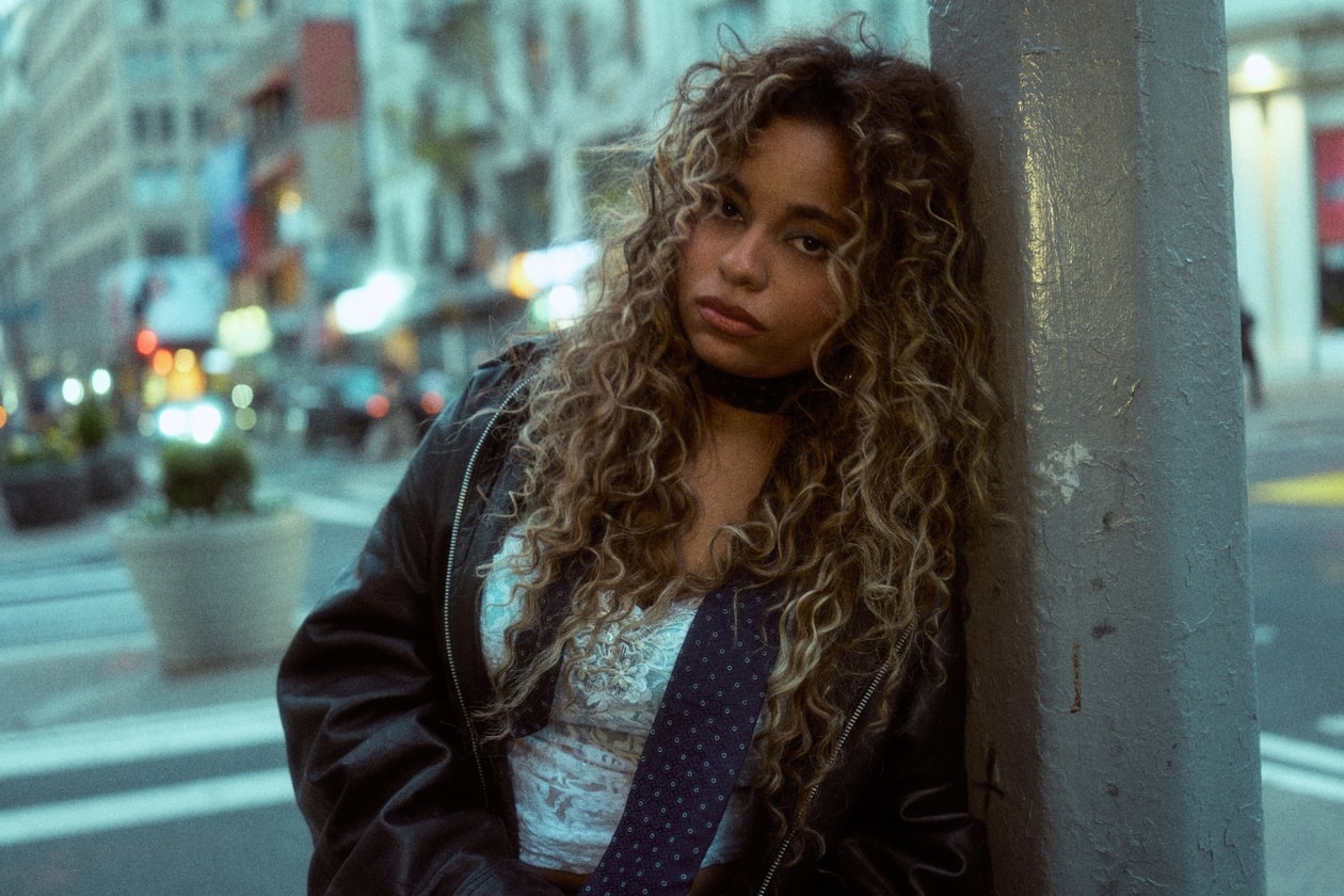 bella kay, interviews, musicians, artists, tours, gracie abrams, concerts, stage