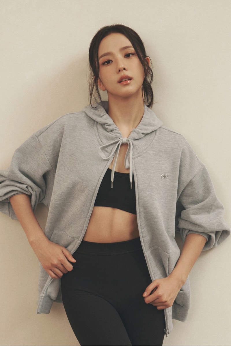 JISOO, ALO, Alo Yoga, Activewear, Campaigns, Sportswear, Leggings, Sports Bras, Workout Clothes, Gym Clothes, Fashion, Yoga, Pilates, K-Pop, BLACKPINK