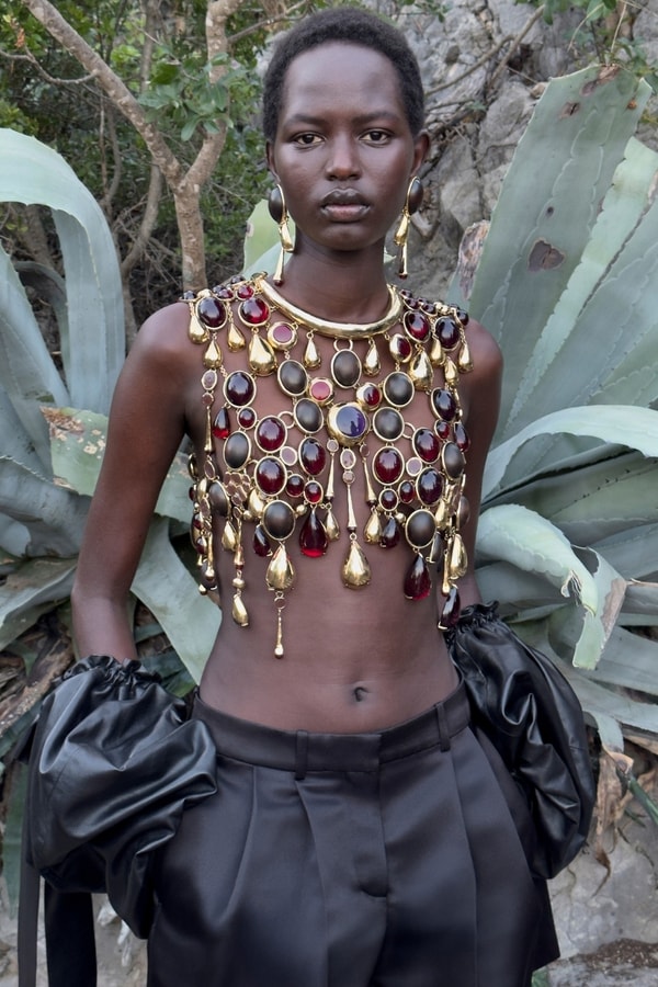 Givenchy, Fall/Winter 2026, Campaigns, Fashion, Sarah Burton, FW26, Luxury Fashion, Liu Wen, Kaia Gerber, Female Designers,