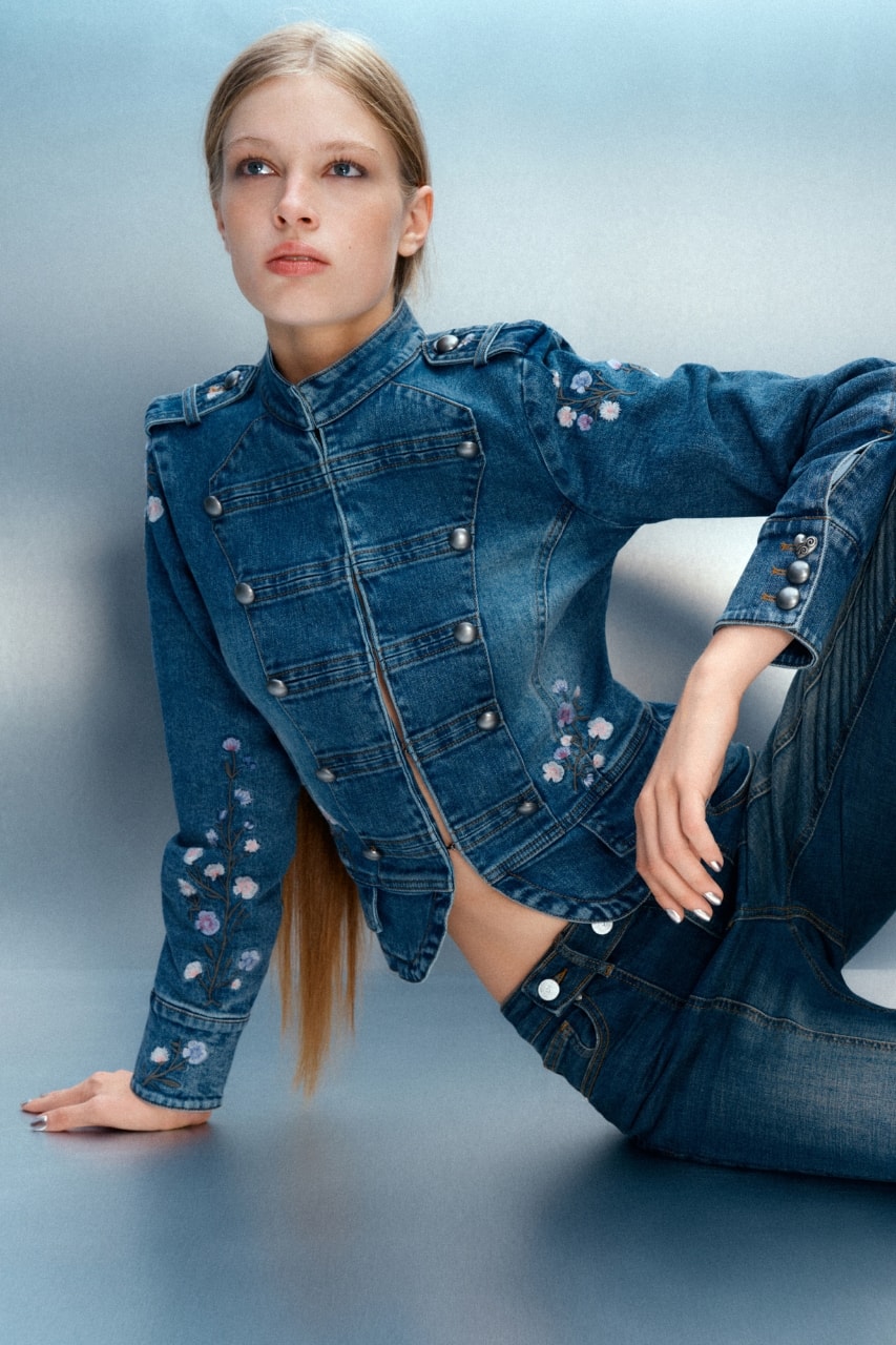 Vivian Jenna Wilson, desigual, campaigns, fashion, clothes, model, napoleon jacket, robots