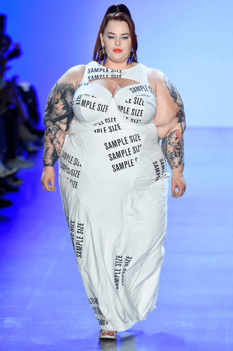 models, sinead o dwyer, sheer sequin dress, gallery, runway show