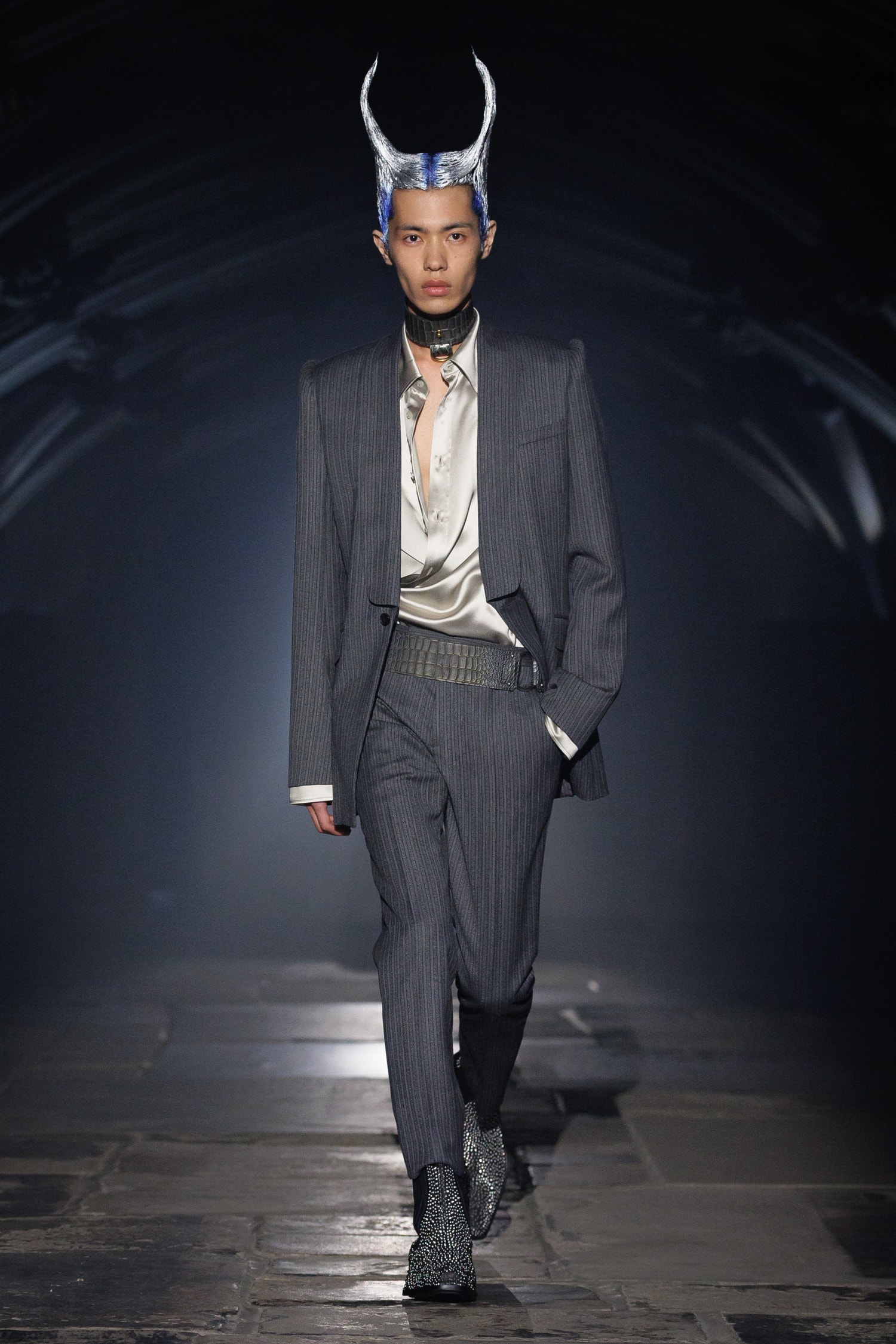 McQueen, SS27, London Fashion Week, Runways, Emilia Clarke, Alexa Chung, Salma Hayek 