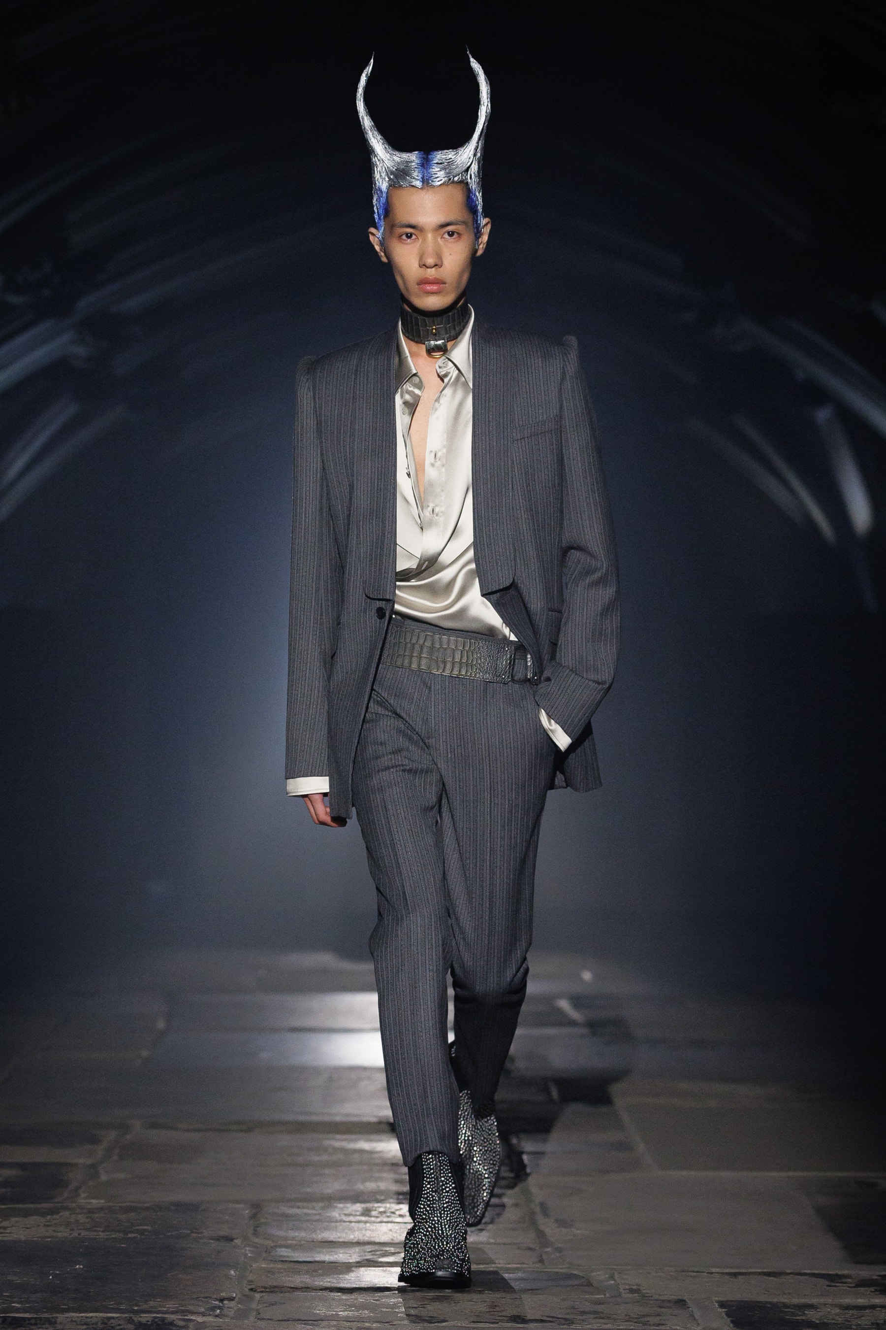 McQueen, SS27, London Fashion Week, Runways, Emilia Clarke, Alexa Chung, Salma Hayek 