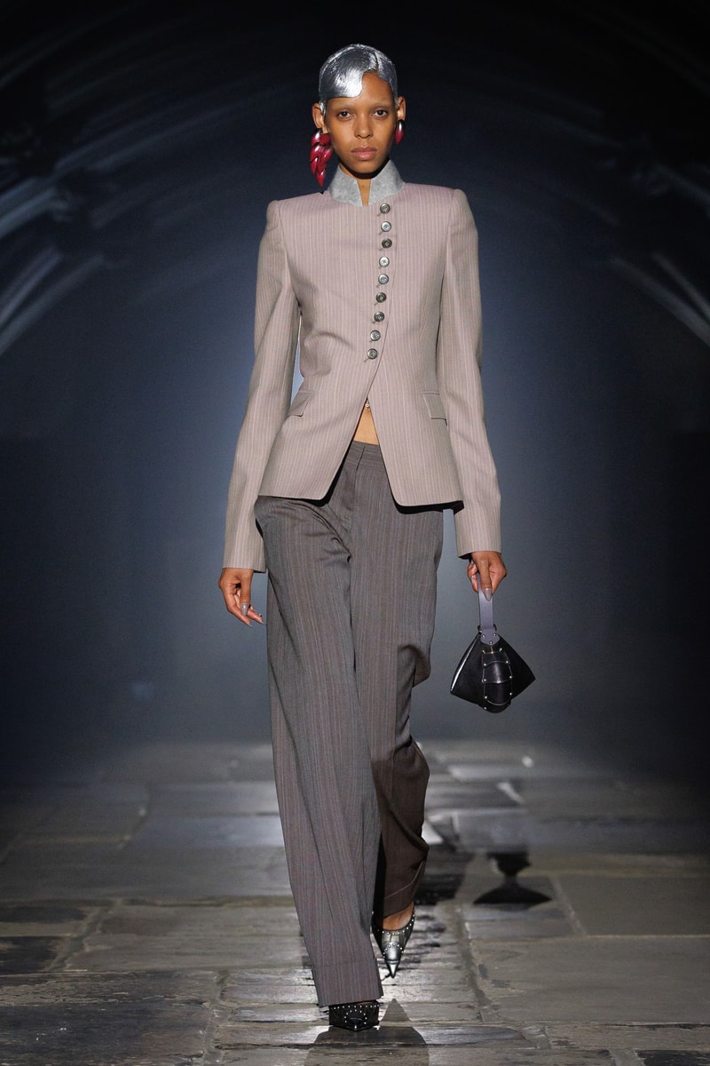 McQueen, SS27, London Fashion Week, Runways, Emilia Clarke, Alexa Chung, Salma Hayek 