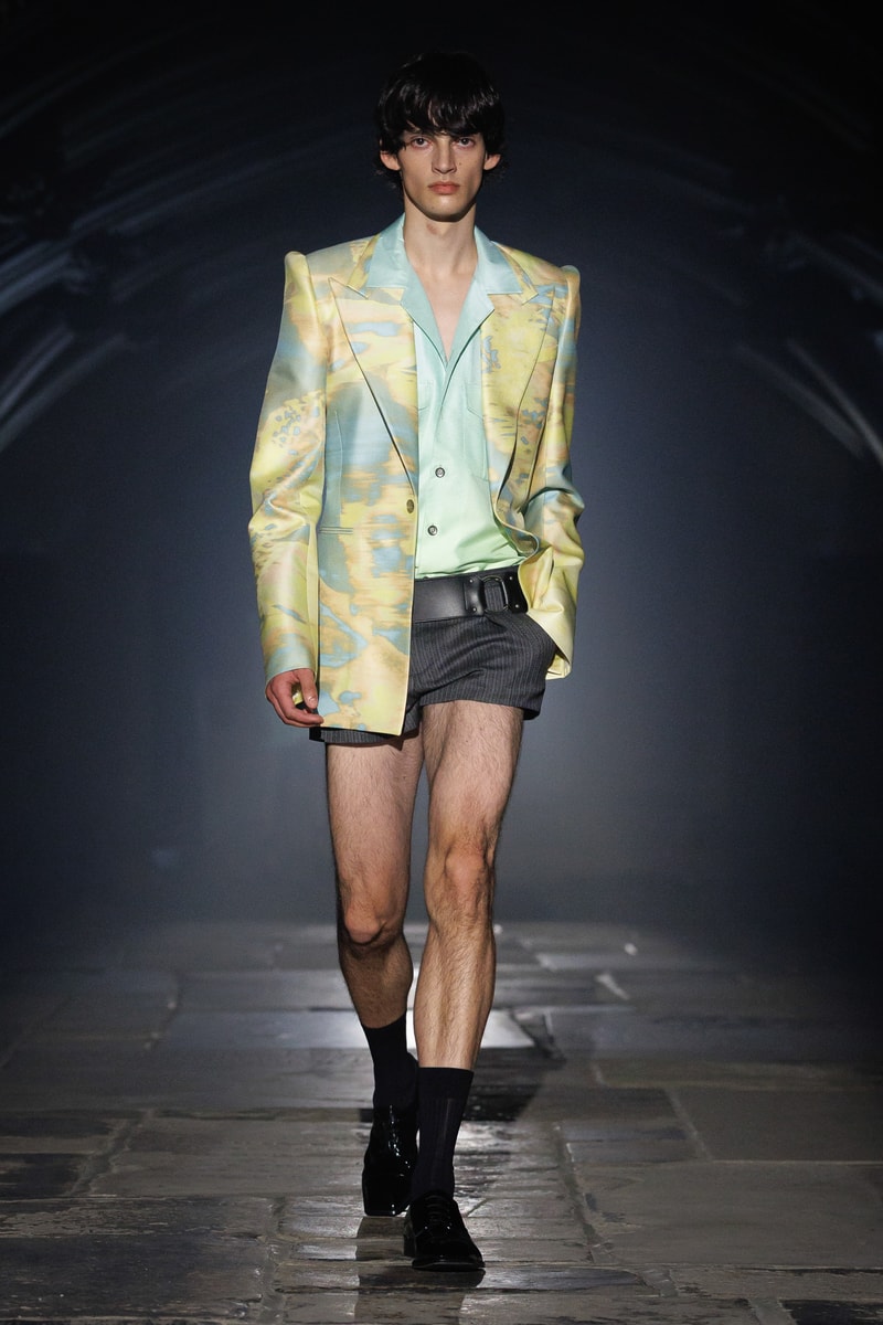McQueen, SS27, London Fashion Week, Runways, Emilia Clarke, Alexa Chung, Salma Hayek 